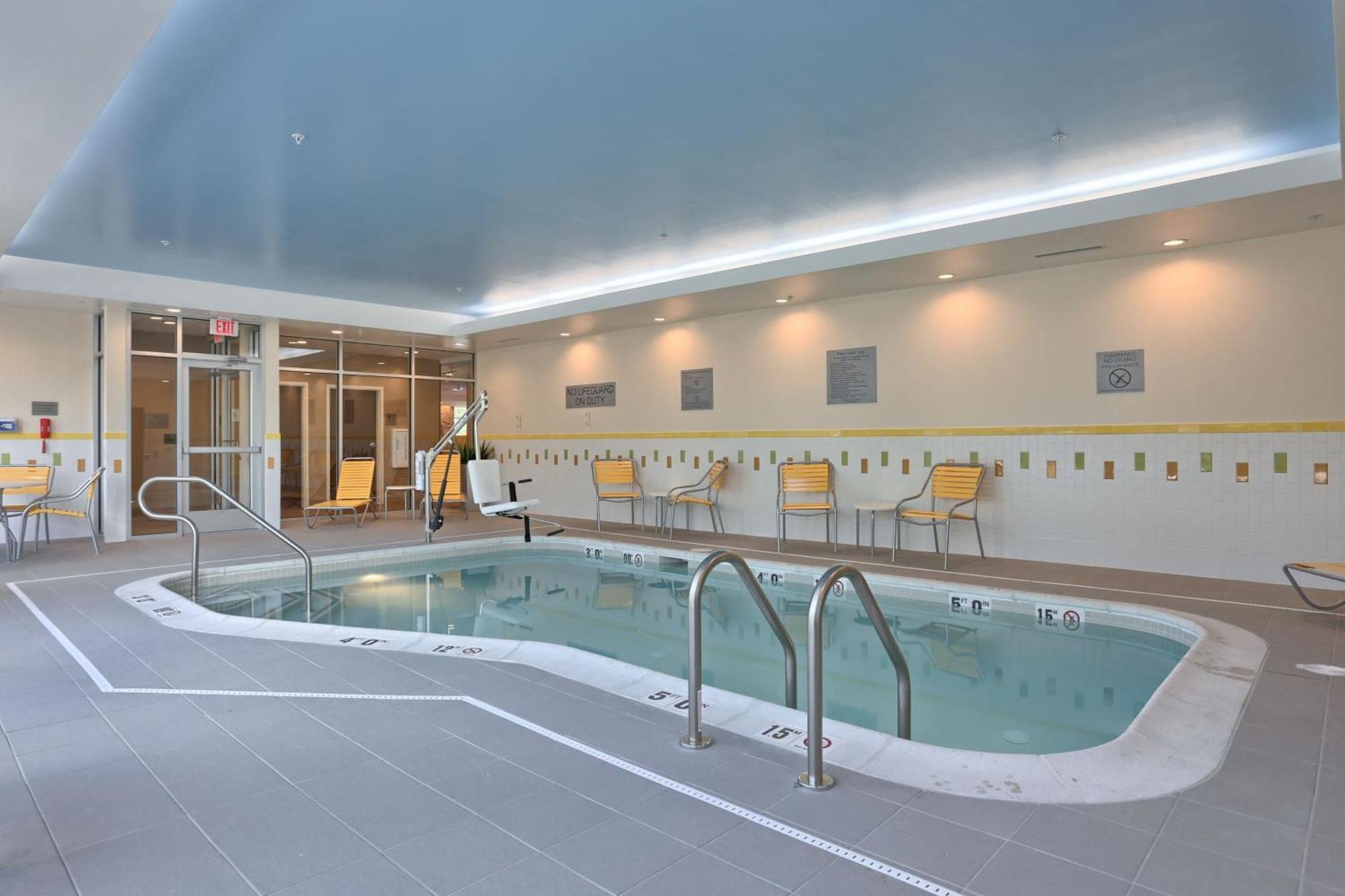 Fairfield By Marriott Inn & Suites Philadelphia Horsham Willow Grove Exterior photo